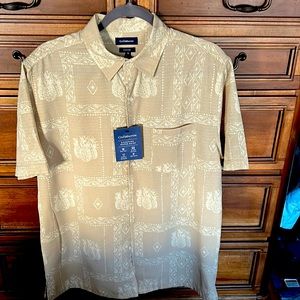 Very nice men’s size m beige button down shirt